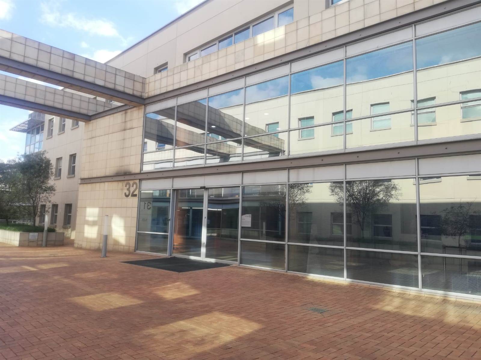 705.9  m² Commercial space in Woodmead photo number 1