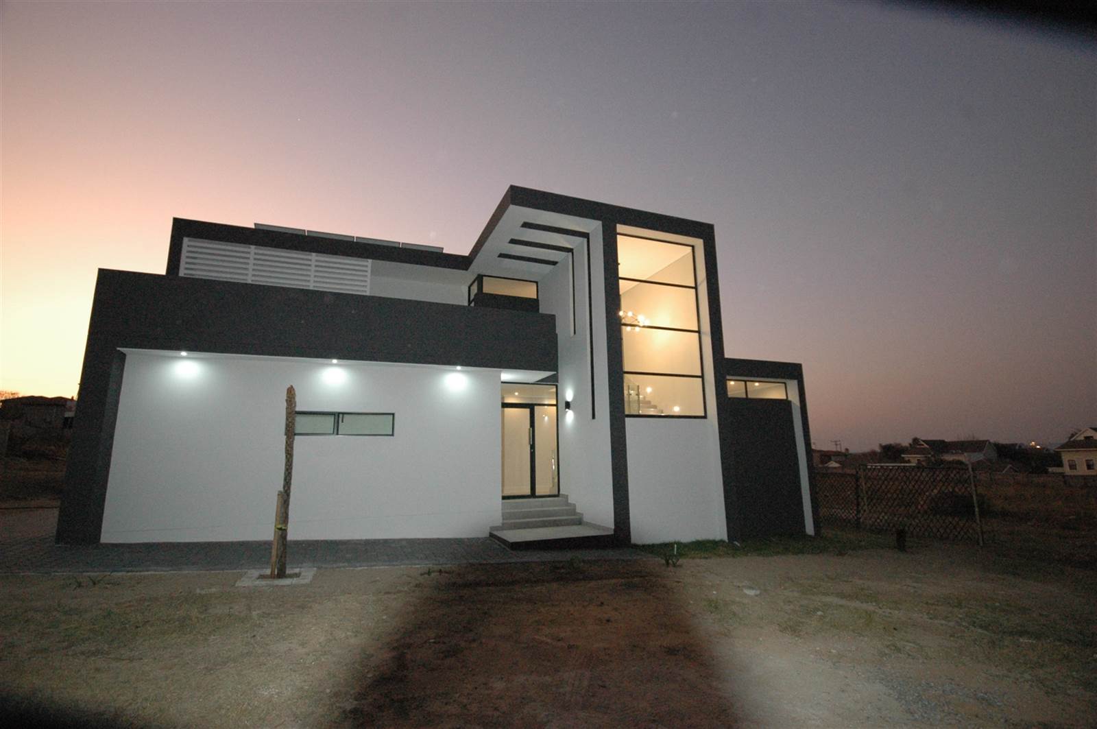 4 Bed House in Fourways photo number 11