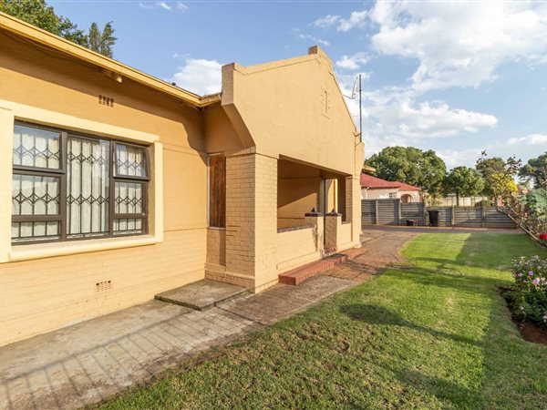 3 Bed House in Selection Park