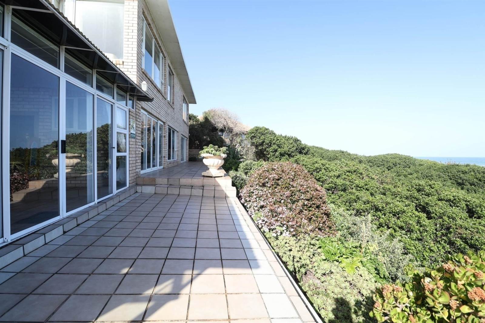 5 Bed House in Outeniqua Strand photo number 16