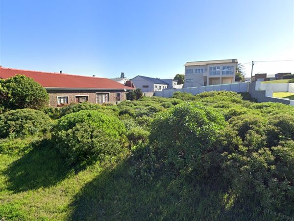 684 m² Land