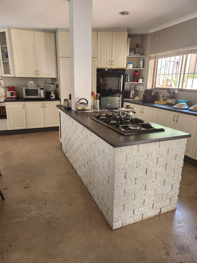4 Bed House in Umgeni Park photo number 11