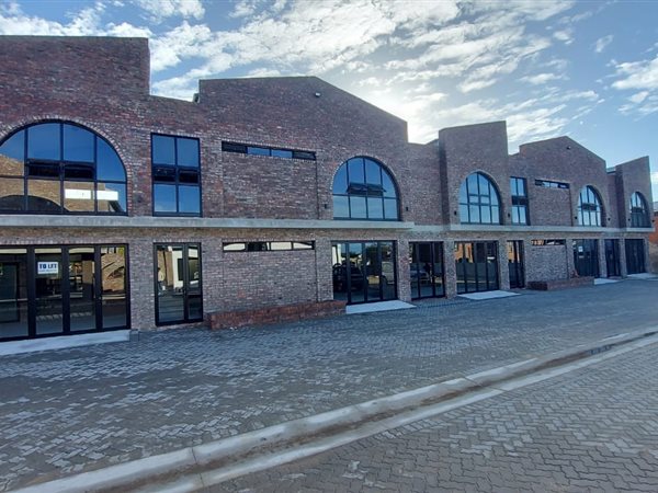 113  m² Commercial space in Fairview