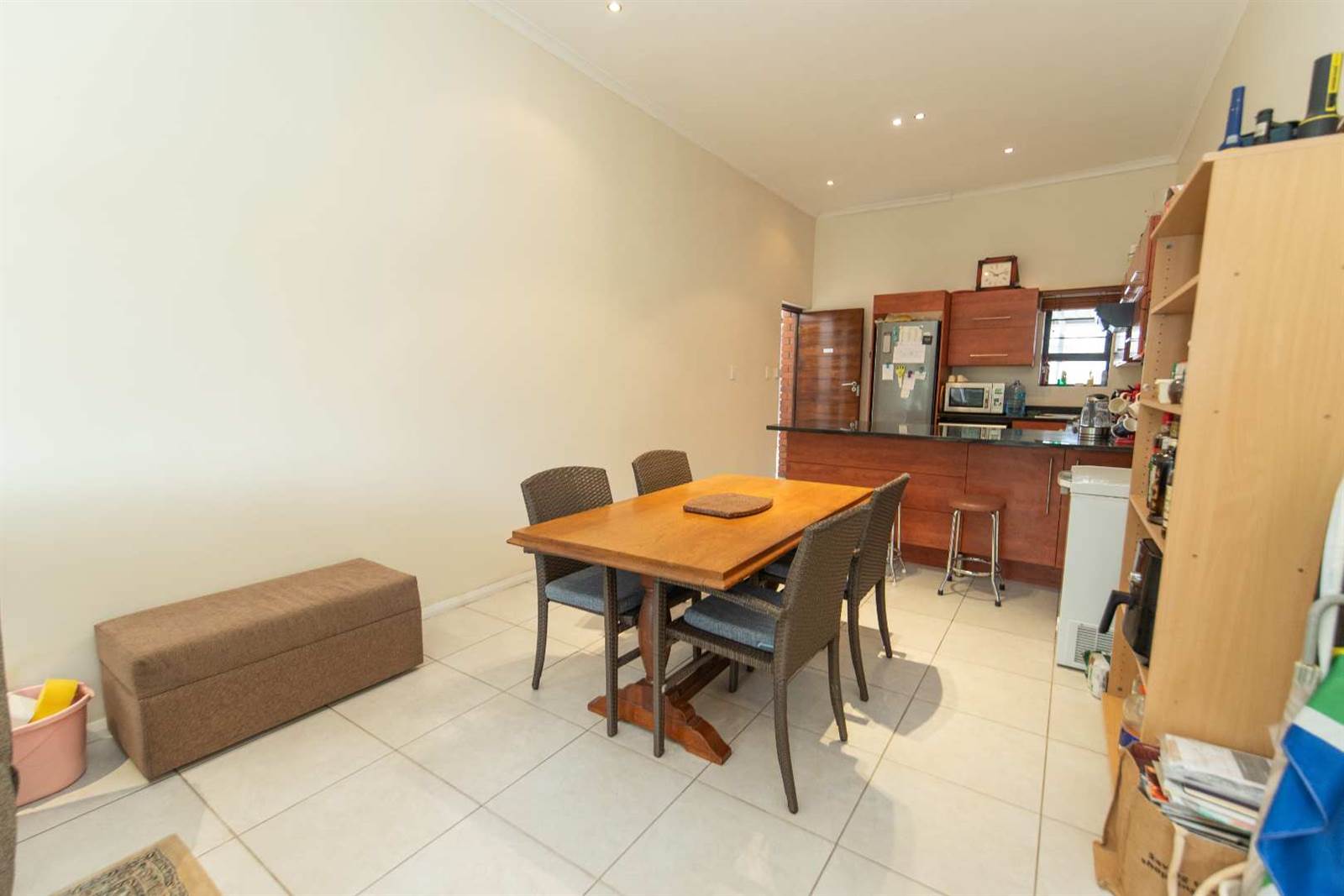 2 Bed Apartment in Walmer photo number 15