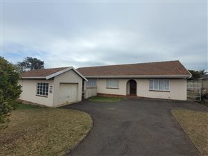 4 Bed House in Bisley