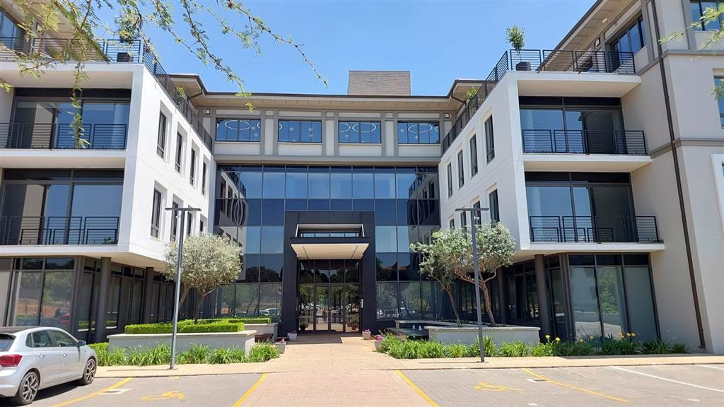 402  m² Commercial space in Fourways photo number 1