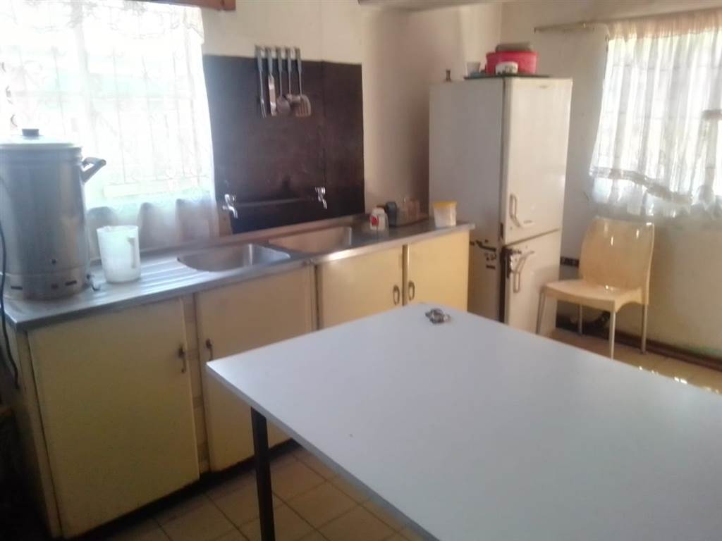 2 Bed House in Naledi photo number 18