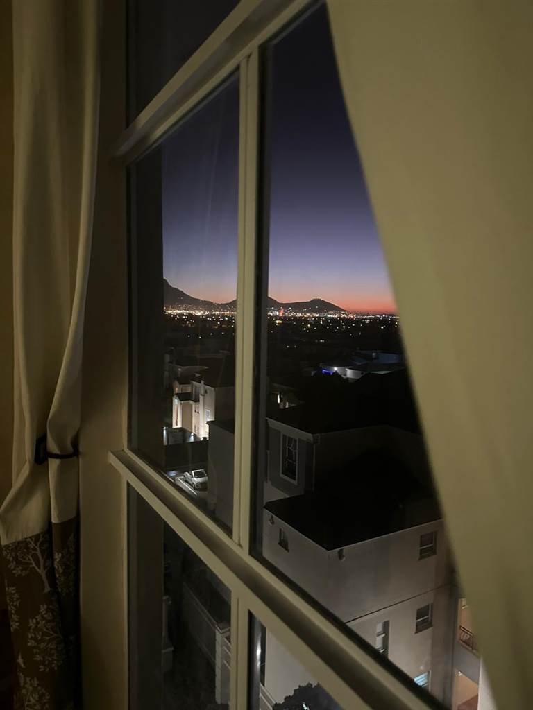 3 Bed Penthouse in Century City photo number 4