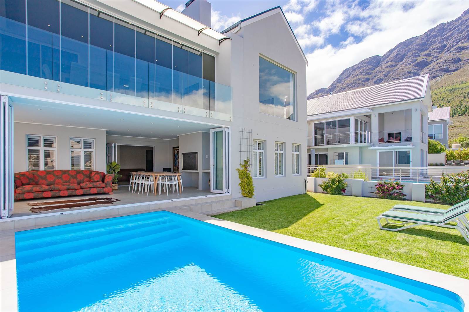 4 Bed House in Franschhoek photo number 3