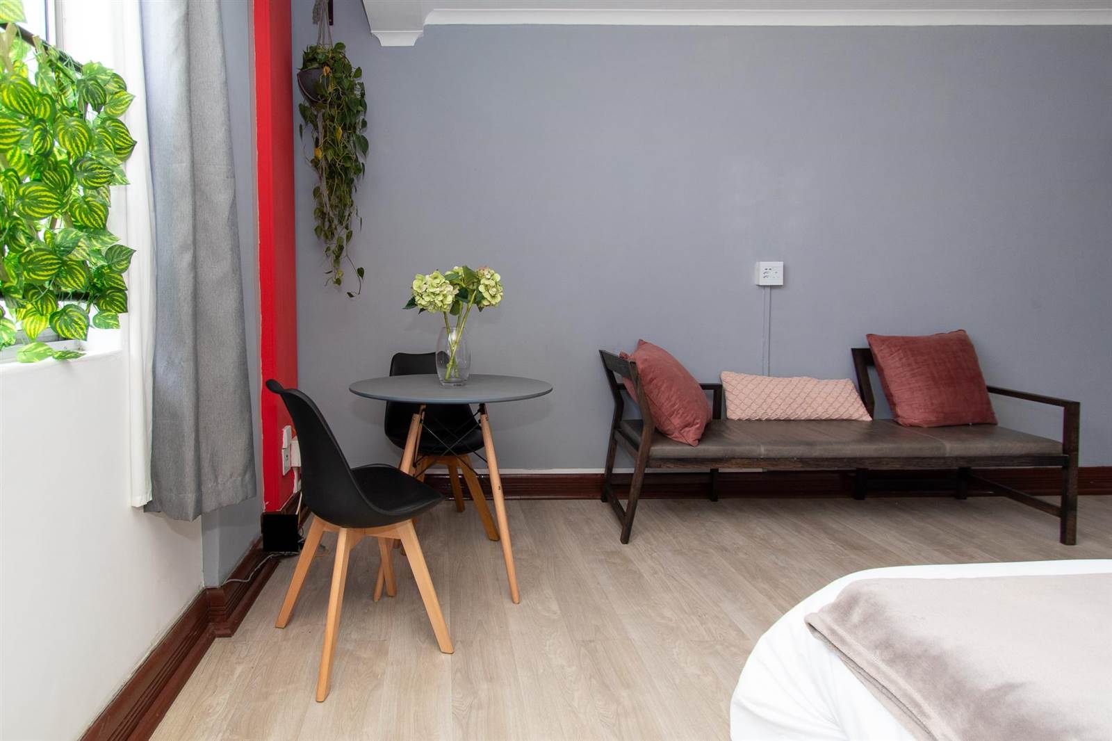 Bachelor apartment in Cape Town City Centre photo number 3