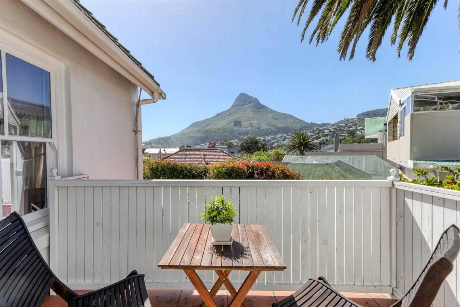 6 Bed House in Camps Bay photo number 3