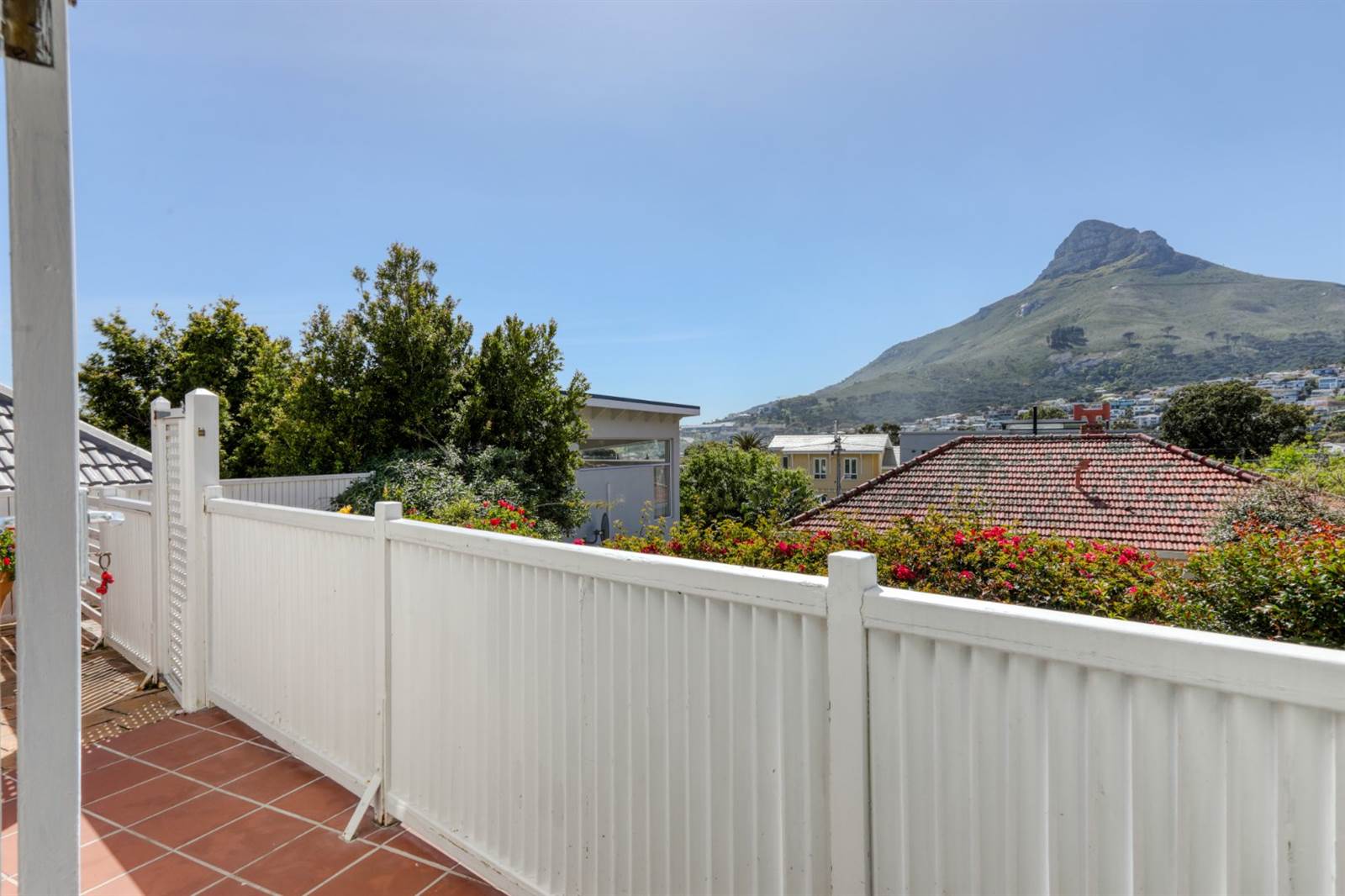 6 Bed House in Camps Bay photo number 4