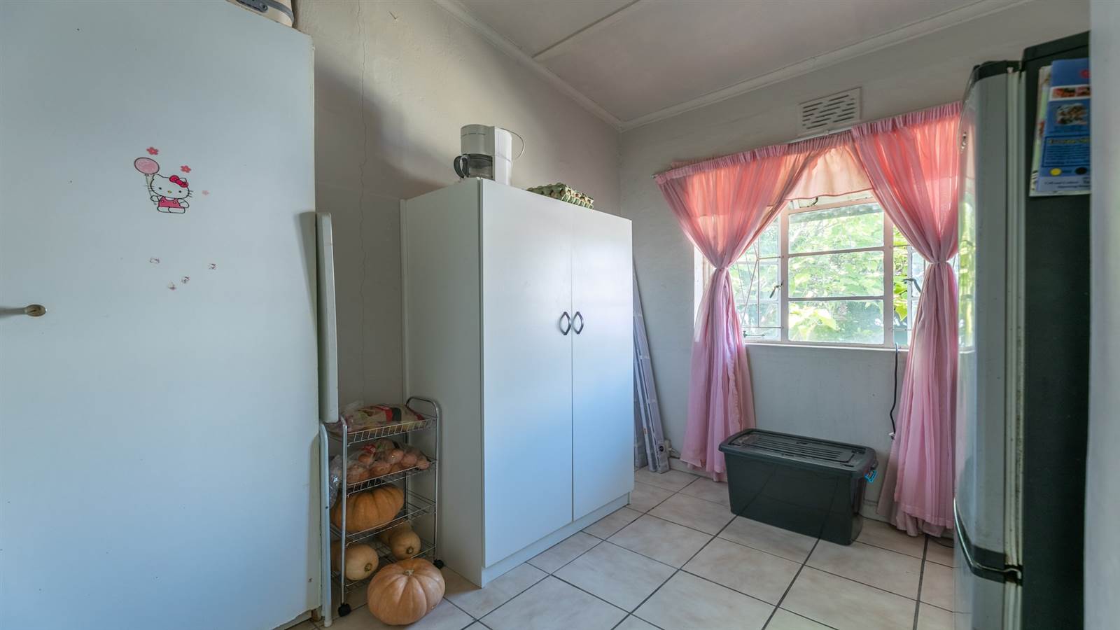 6 Bed House in Paarl Central East photo number 10