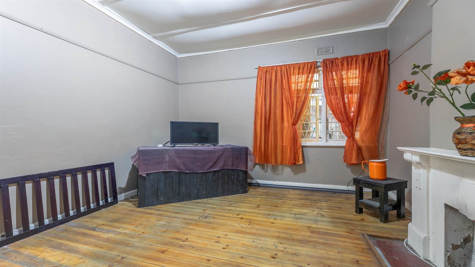 6 Bed House in Paarl Central East photo number 5