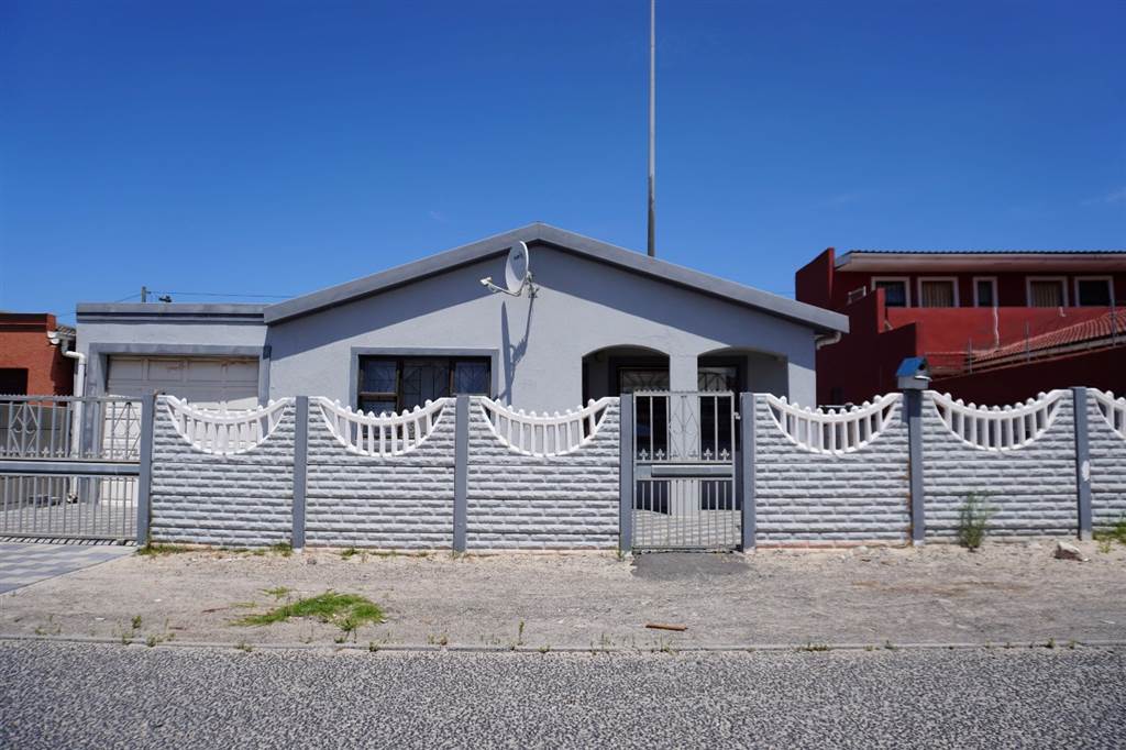 3 Bed House in Khayelitsha photo number 1