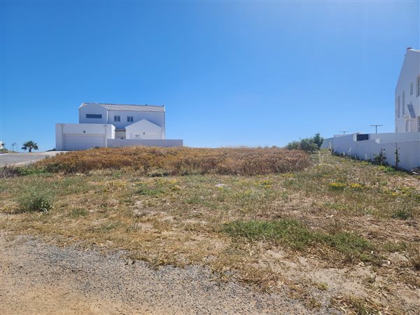 435 m² Land