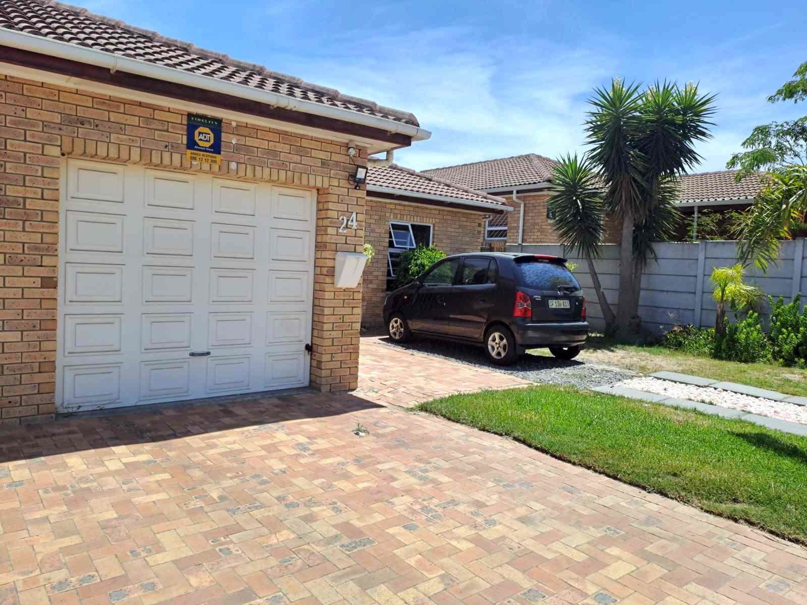 3 Bed House in Protea Heights photo number 1