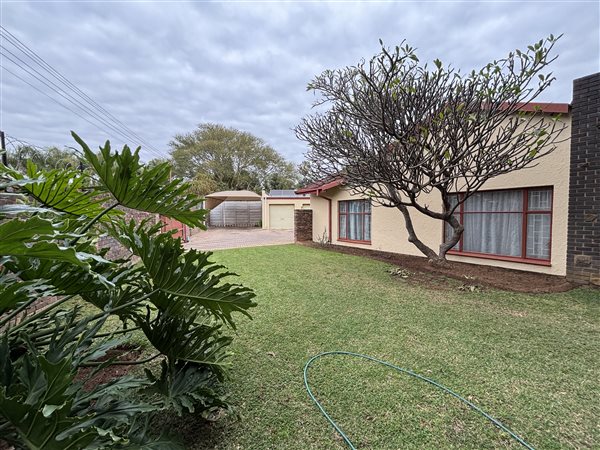 5 Bedroom House 5 Bedroom House
