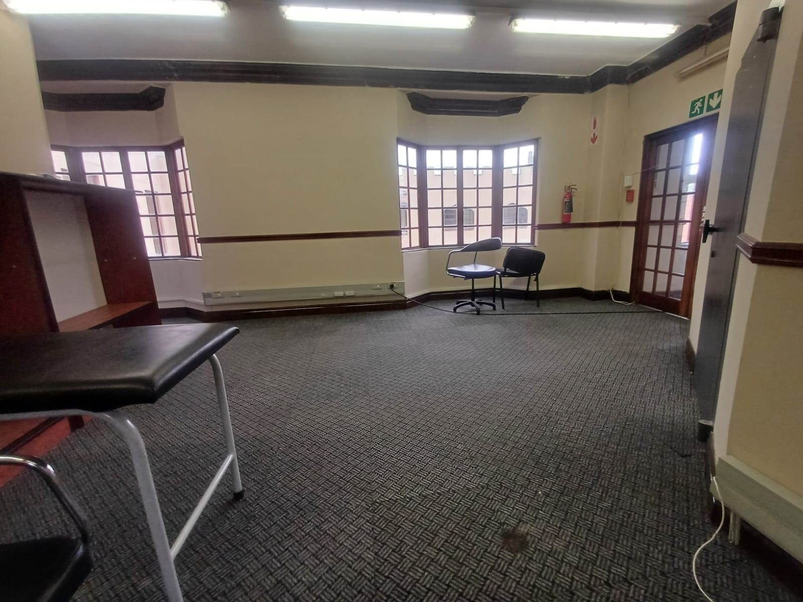 128  m² Commercial space in Umbogintwini photo number 6