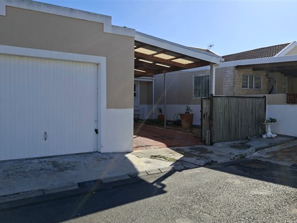 2 Bedroom Townhouse 2 Bedroom Townhouse