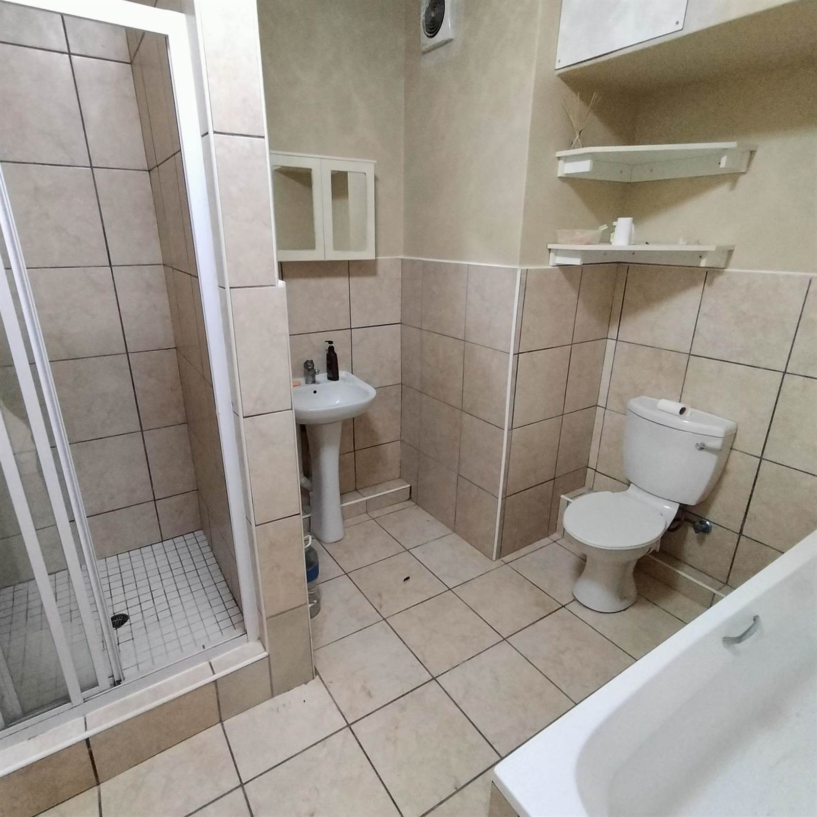 3 Bed Apartment in Winklespruit photo number 20