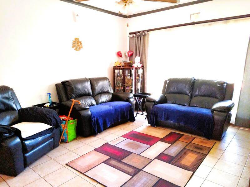 3 Bed House in Klipwater photo number 3