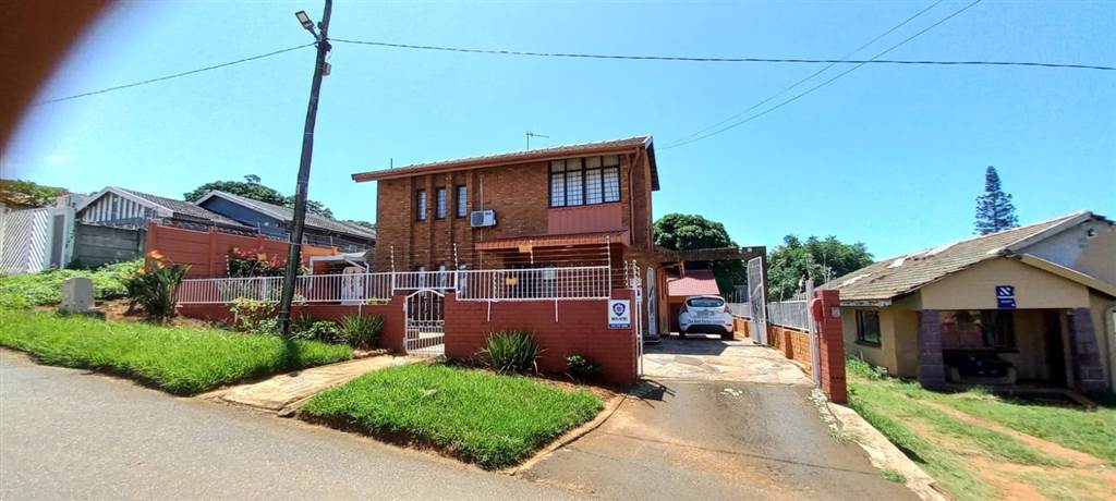 4 Bed House in Mobeni photo number 1
