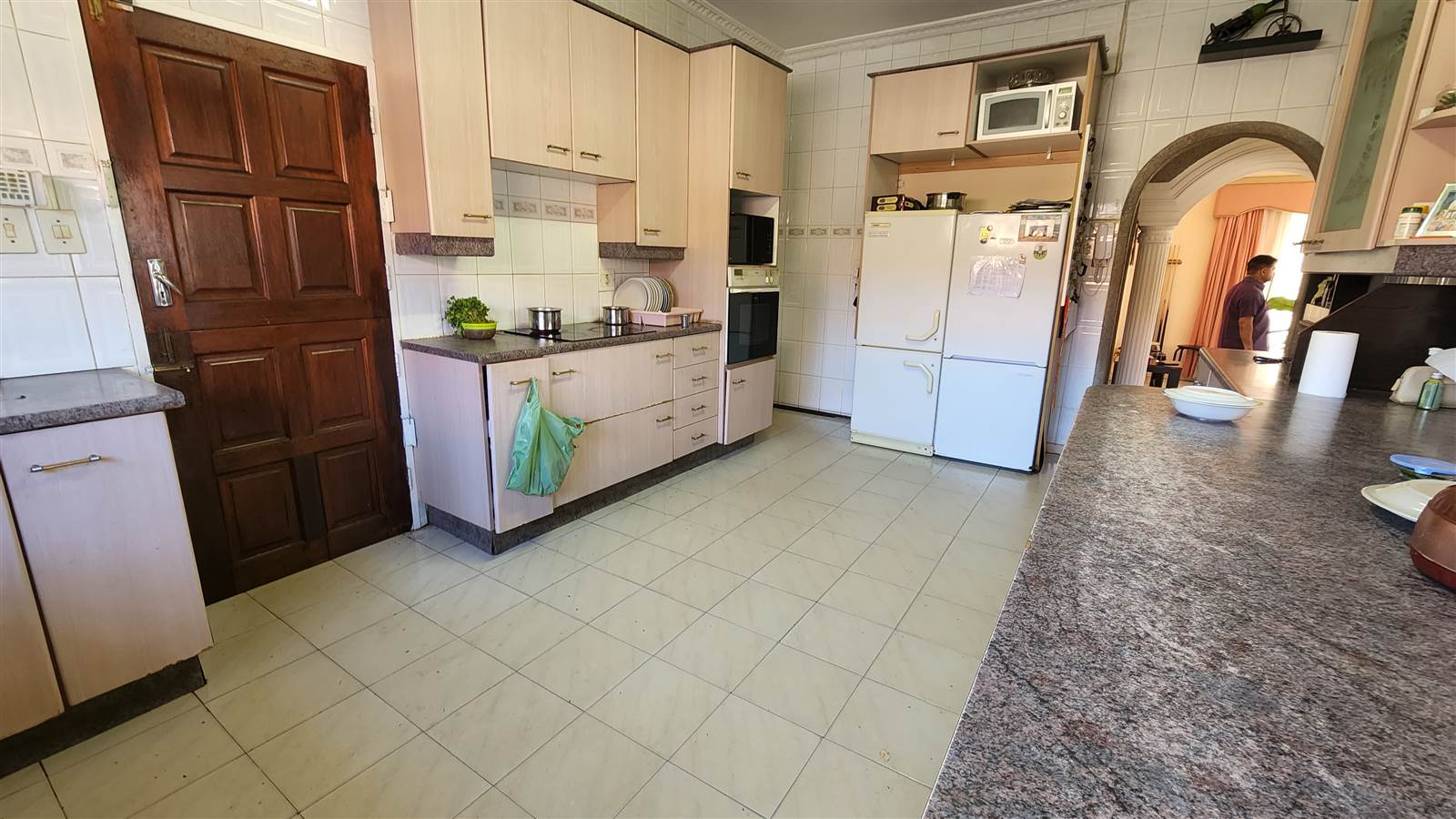 6 Bed House in Laudium photo number 5