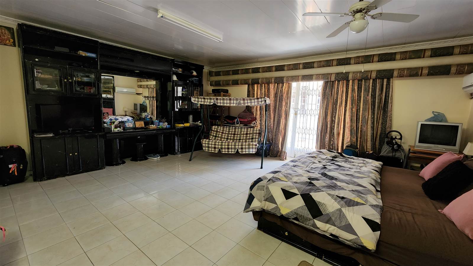 6 Bed House in Laudium photo number 19