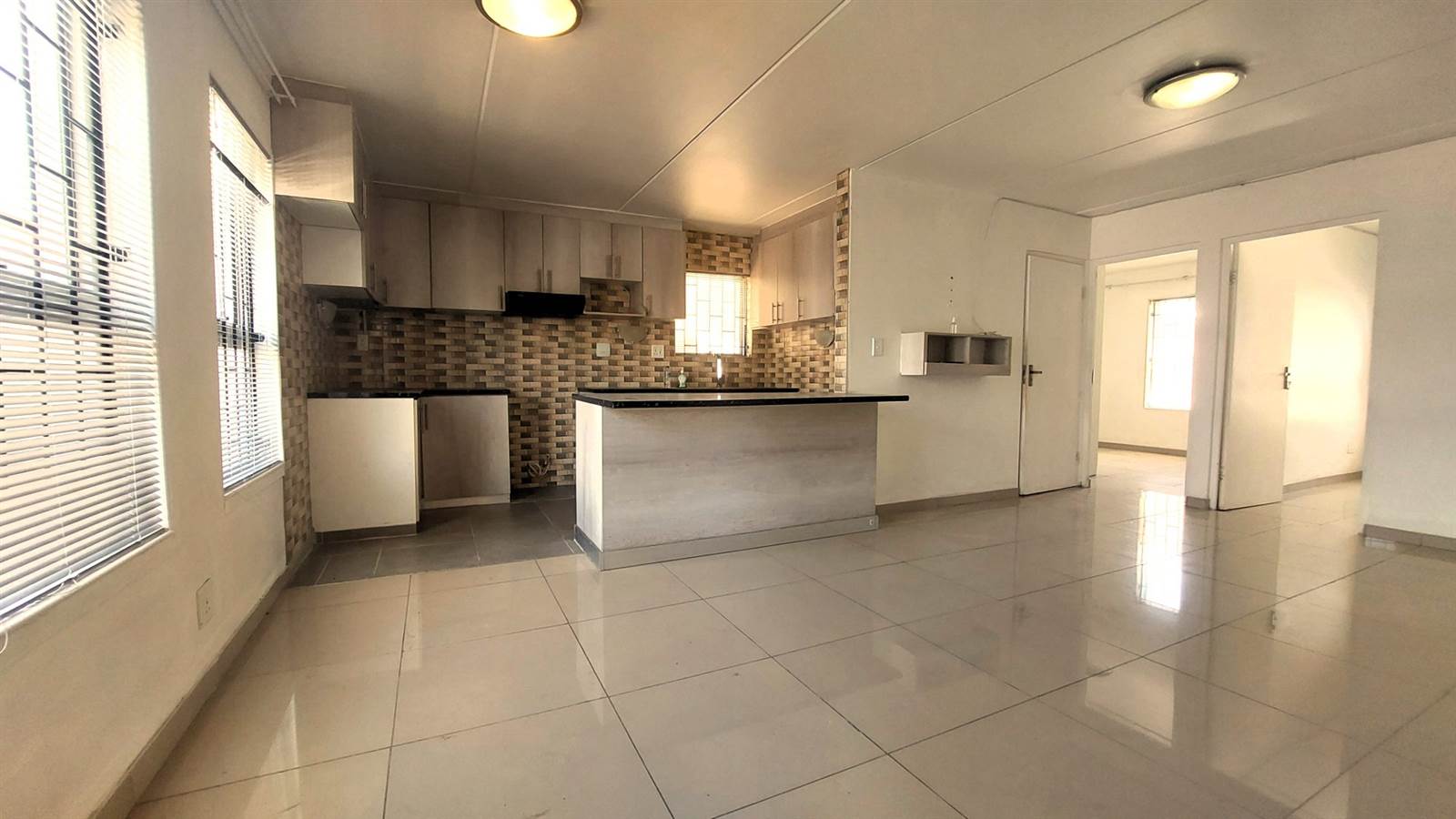 2 Bed Apartment in Maitland photo number 2