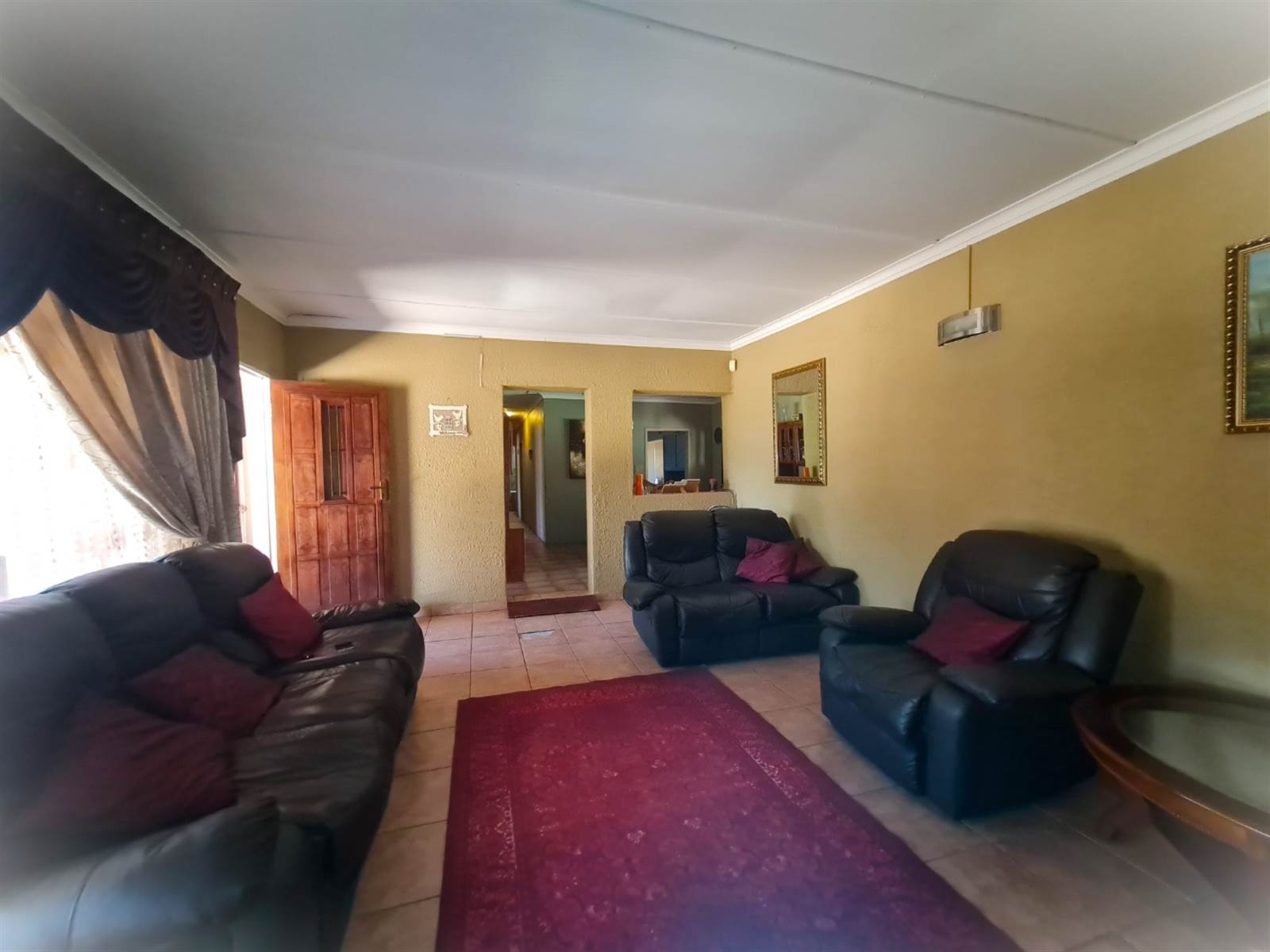 3 Bed House in Rensburg photo number 7