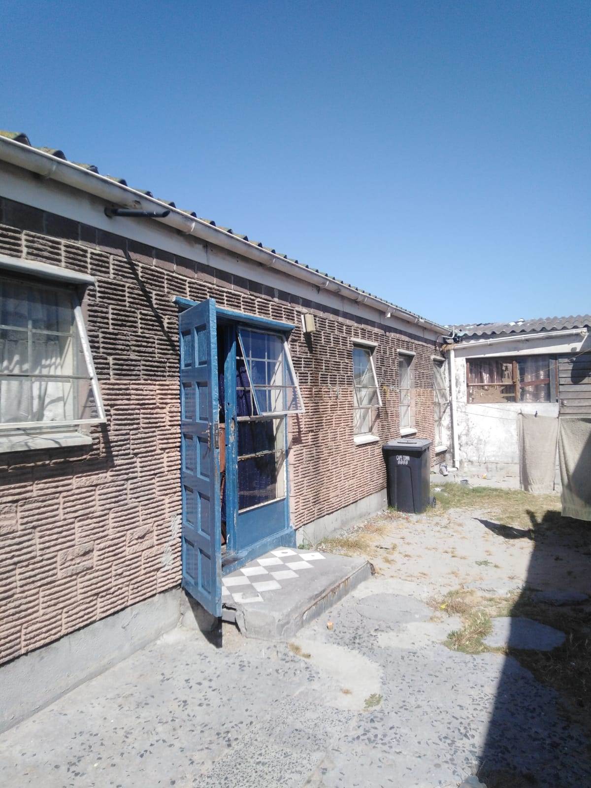 4 Bed House in Mitchells Plain Central photo number 2