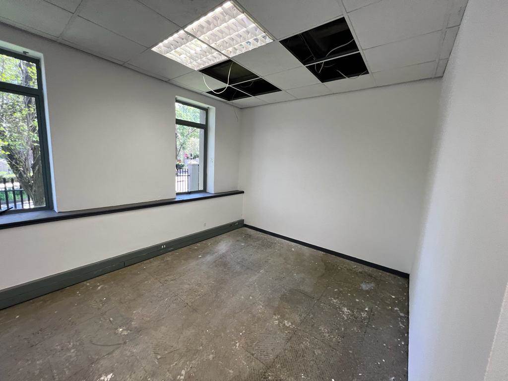 210  m² Commercial space in Rosebank photo number 14