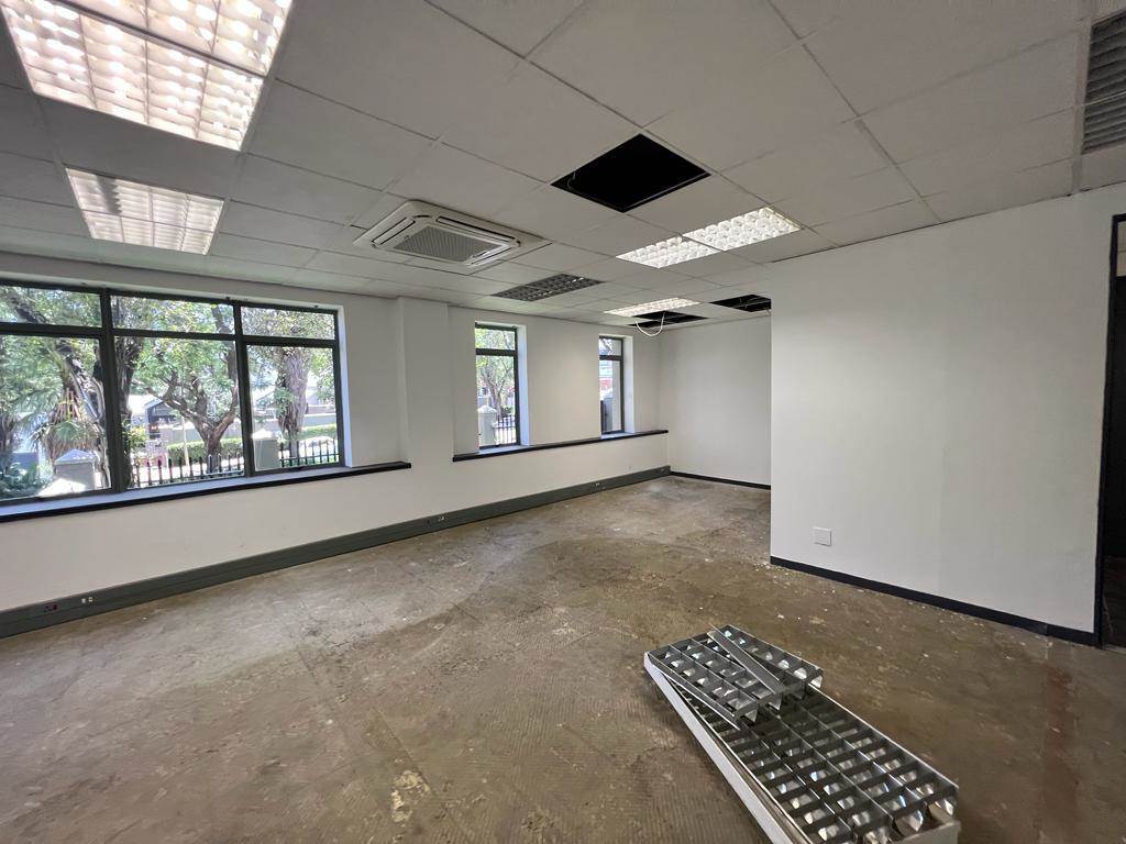 210  m² Commercial space in Rosebank photo number 12