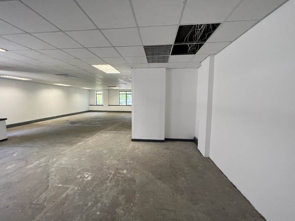 210  m² Commercial space in Rosebank photo number 3