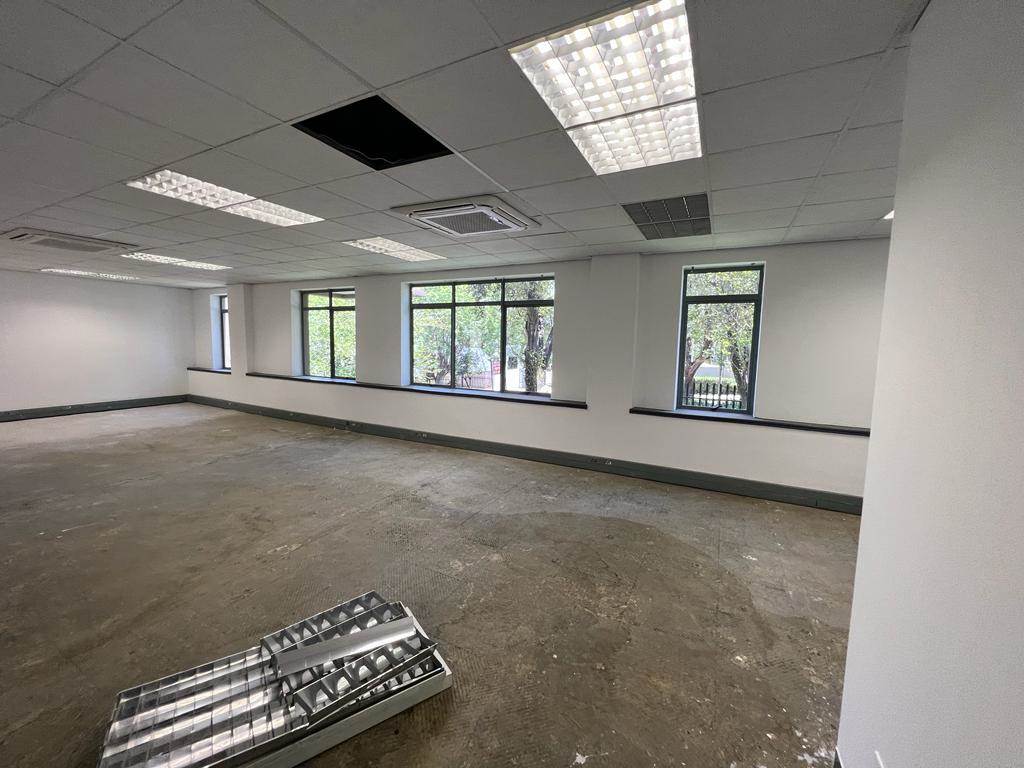 210  m² Commercial space in Rosebank photo number 13