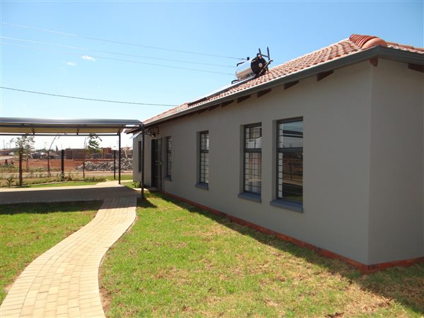 4 Bed House in Protea Glen