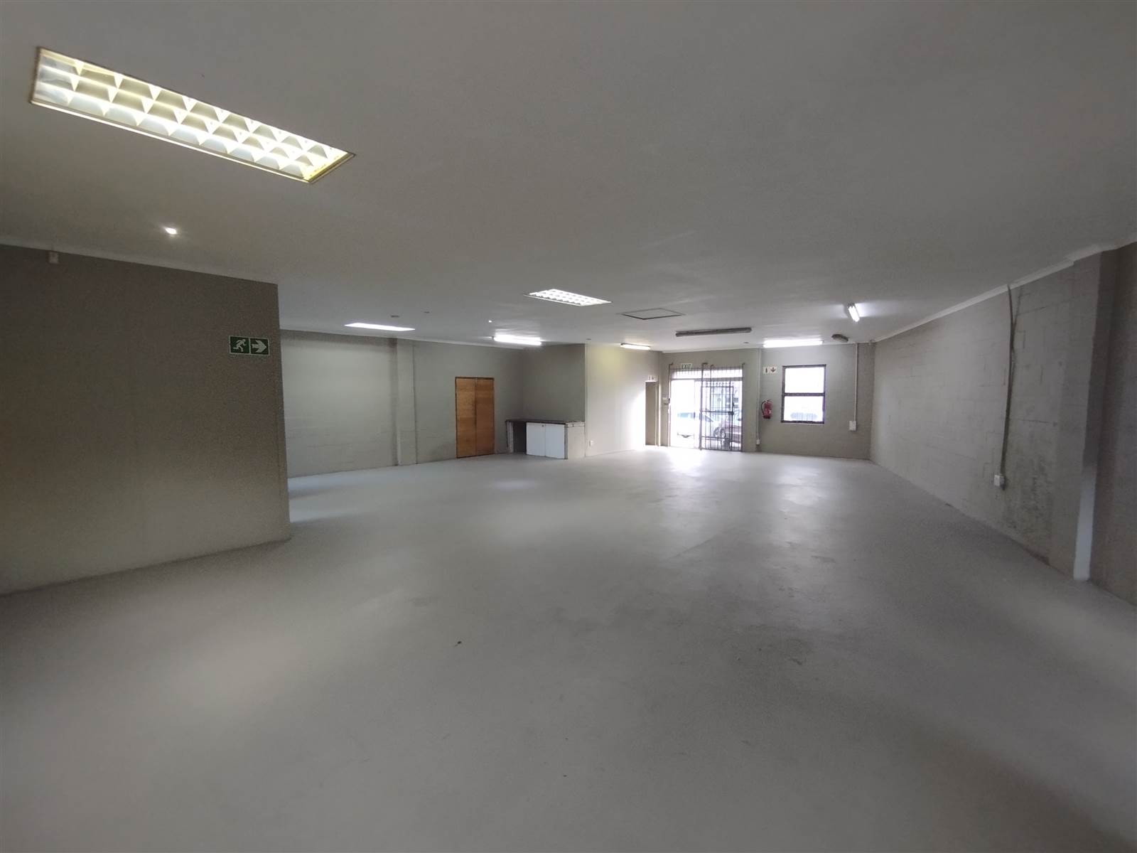 328  m² Commercial space in Tyger Valley photo number 4