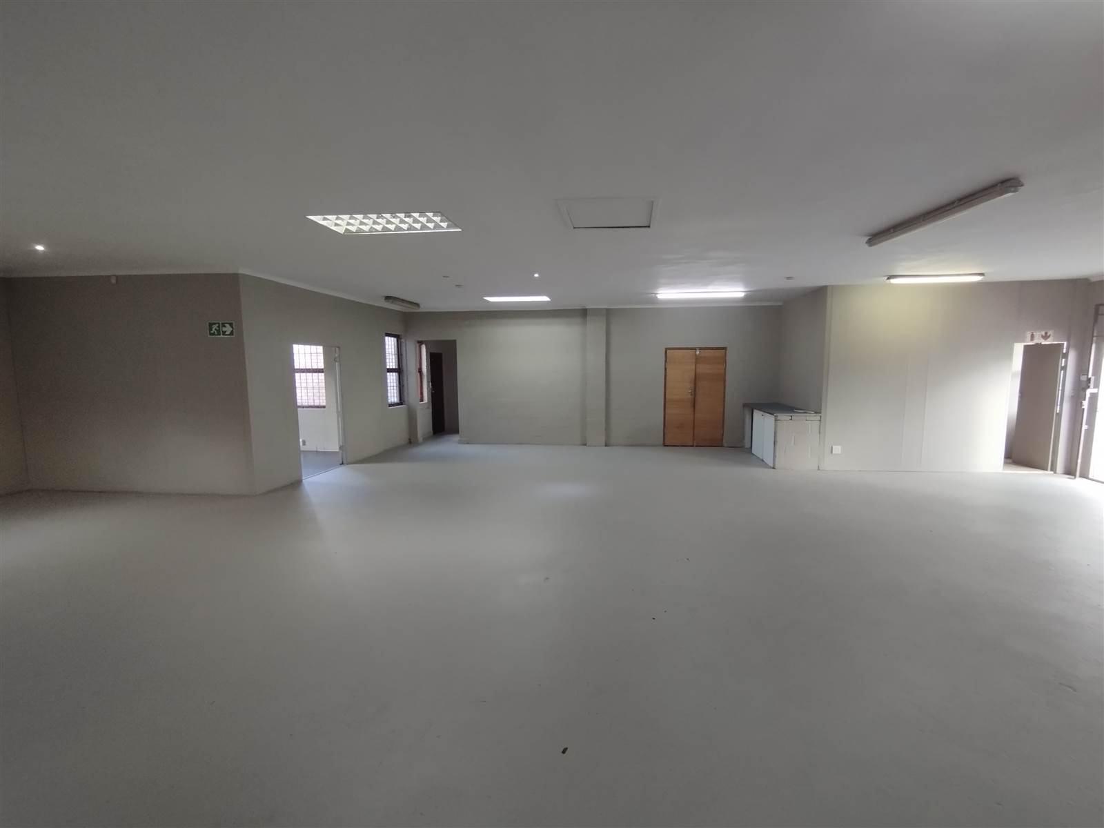 328  m² Commercial space in Tyger Valley photo number 3