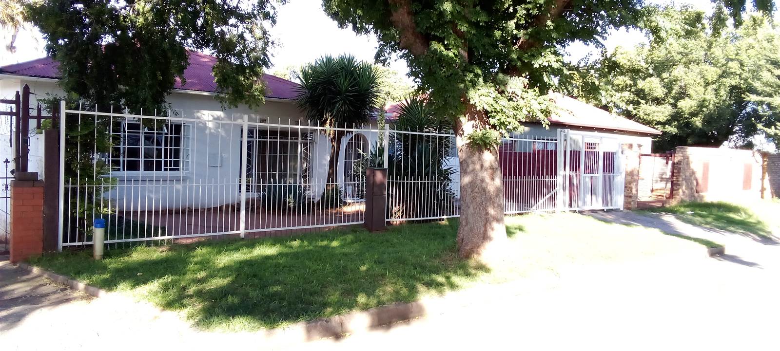 3 Bed House in Roodepoort Central photo number 16