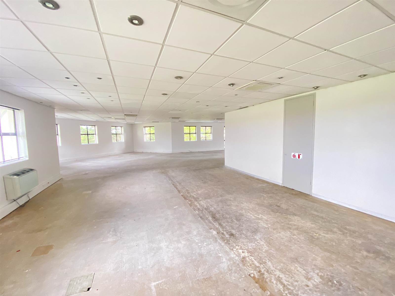375  m² Commercial space in Kenilworth photo number 2