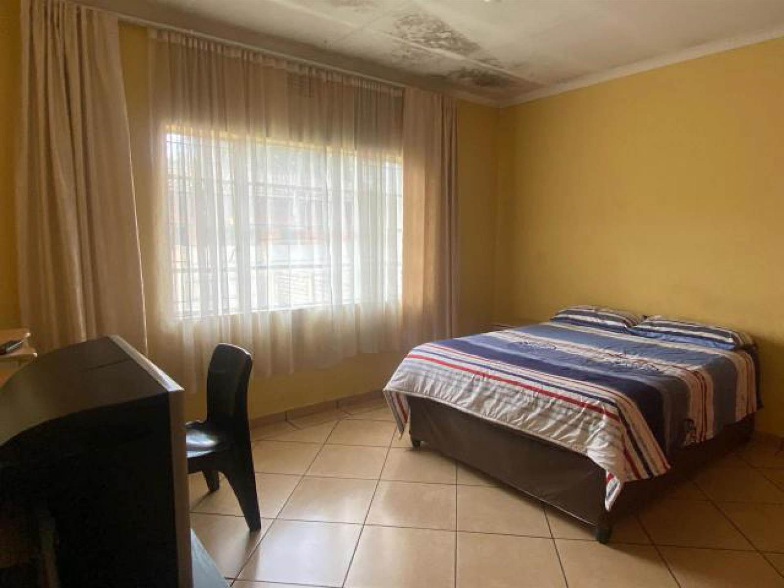 3 Bed House in Roodepoort Central photo number 10