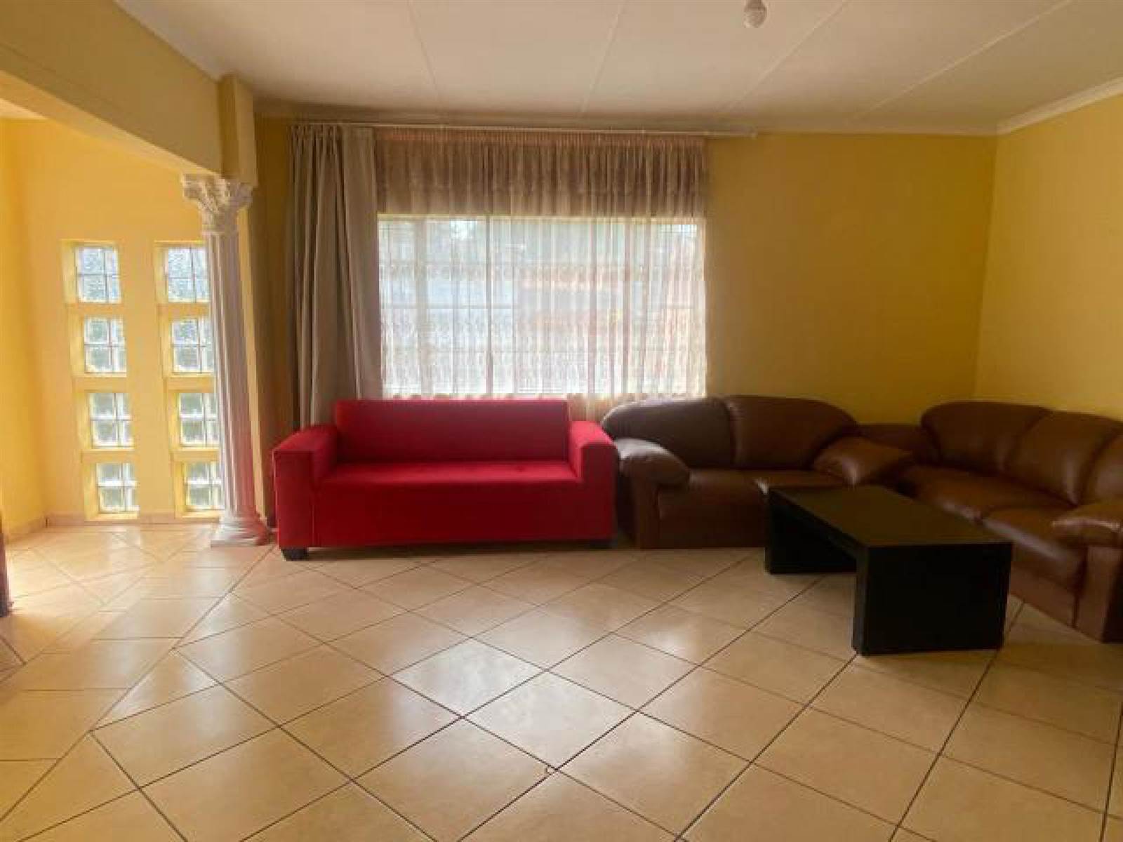 3 Bed House in Roodepoort Central photo number 3