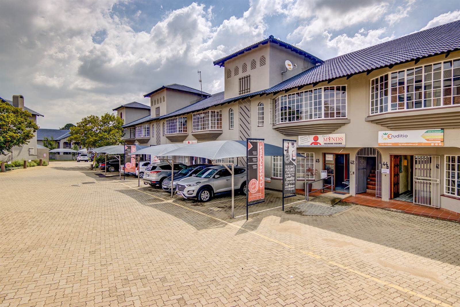 97  m² Commercial space in Glen Marais photo number 3