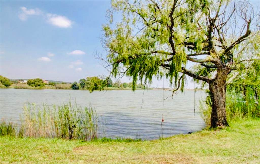 1030 m² Land available in Boschkop photo number 8