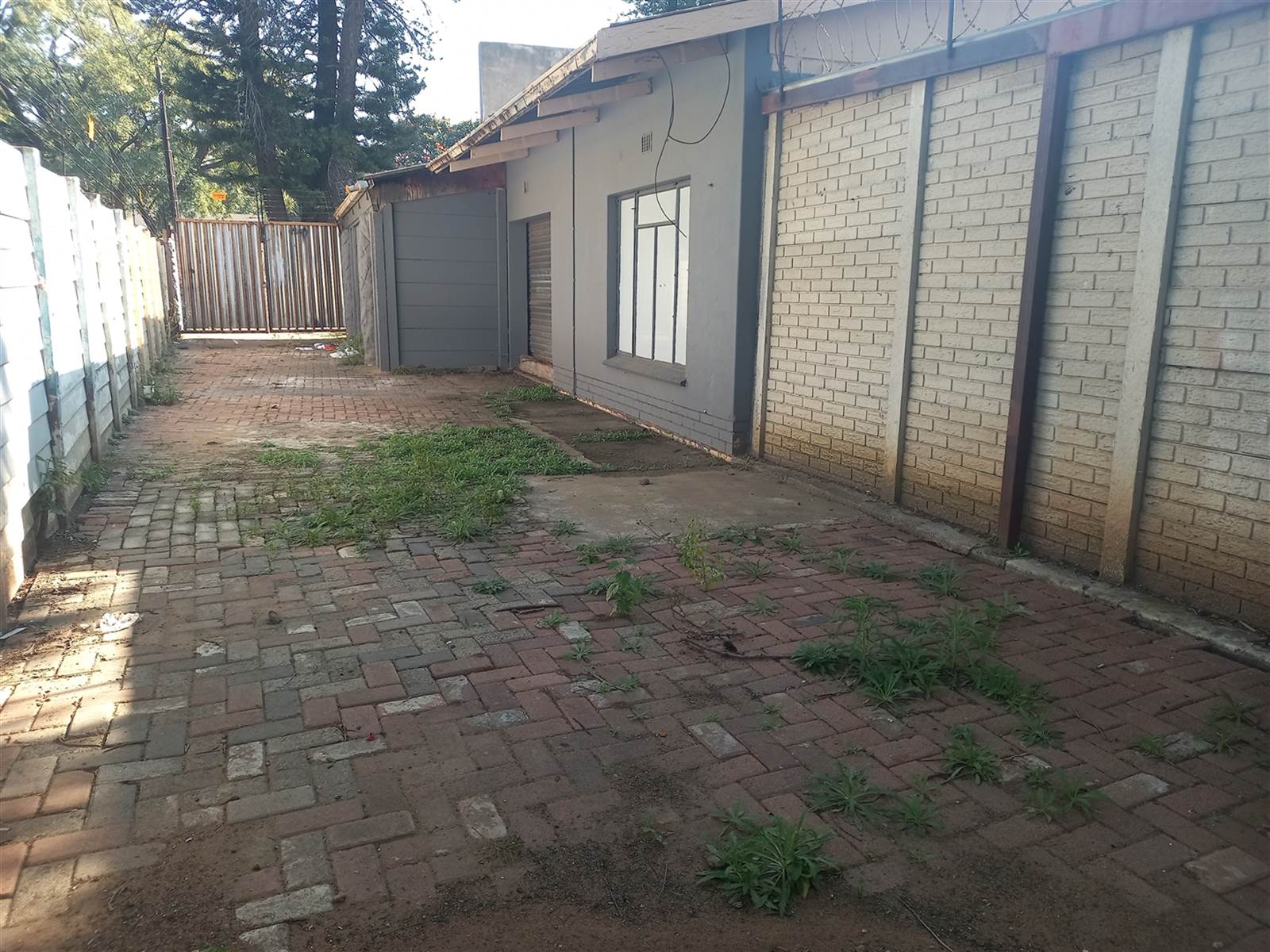 700  m² Commercial space in Rustenburg Central photo number 1