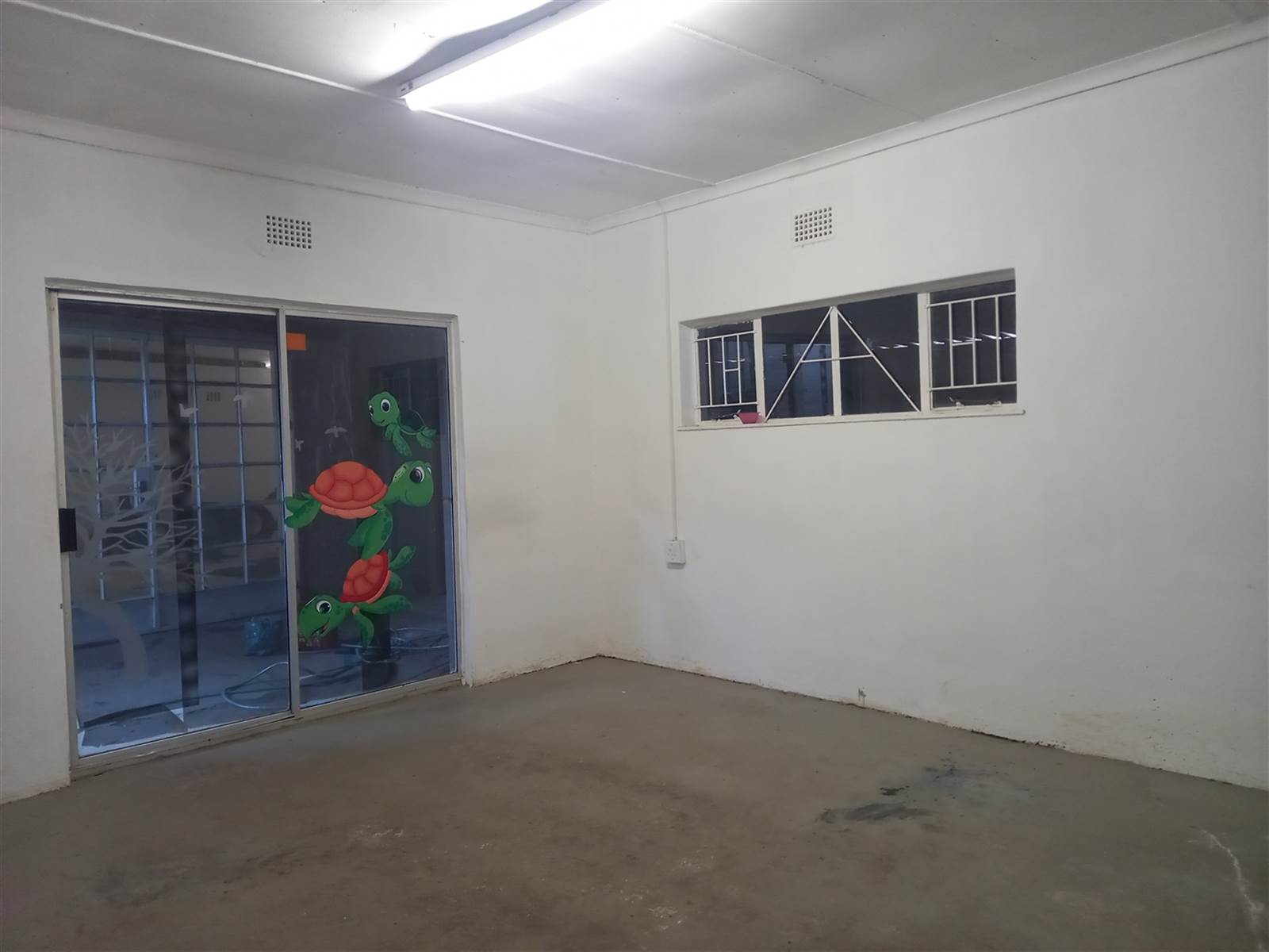 700  m² Commercial space in Rustenburg Central photo number 8