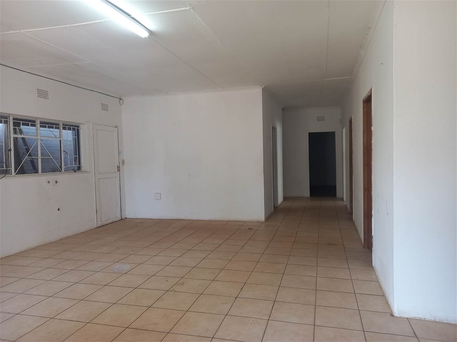 700  m² Commercial space in Rustenburg Central photo number 9