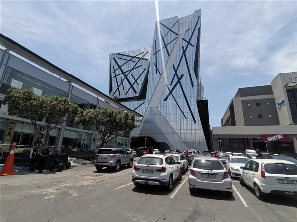 455  m² Commercial space