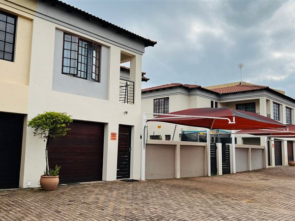3 Bedroom Townhouse 3 Bedroom Townhouse